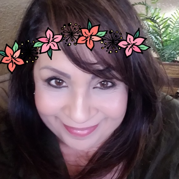 Meet your Posher, Sylvia - Picture 1 of 1